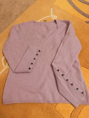 One Girl Who 100% Cashmere V-Neck Sweater – Lavender – Good Condition